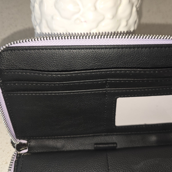 *BRAND NEW* STEVE MADDEN BZIPPY GENTLE LAVENDER WRISTLET - Picture 6 of 8